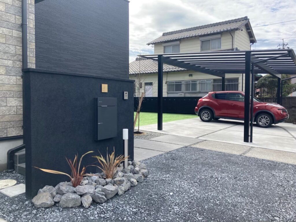 洗練された空間と開放感が持ち味の外構