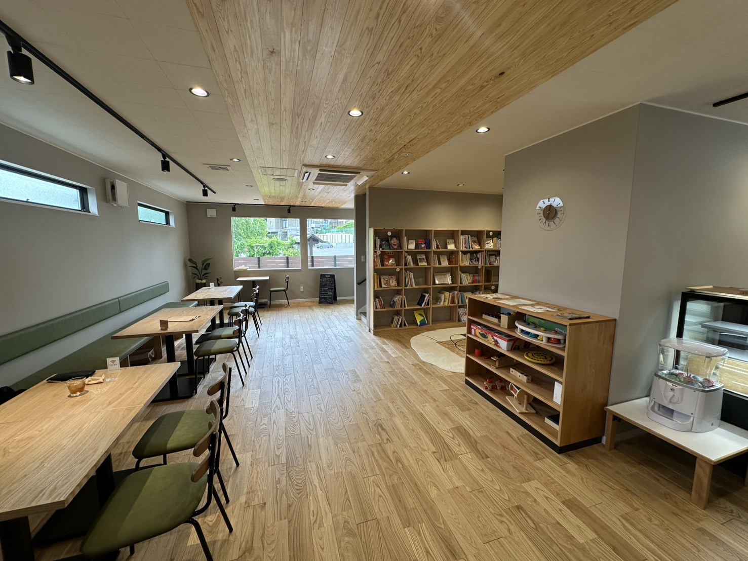 三重県,アポア,施設,店内