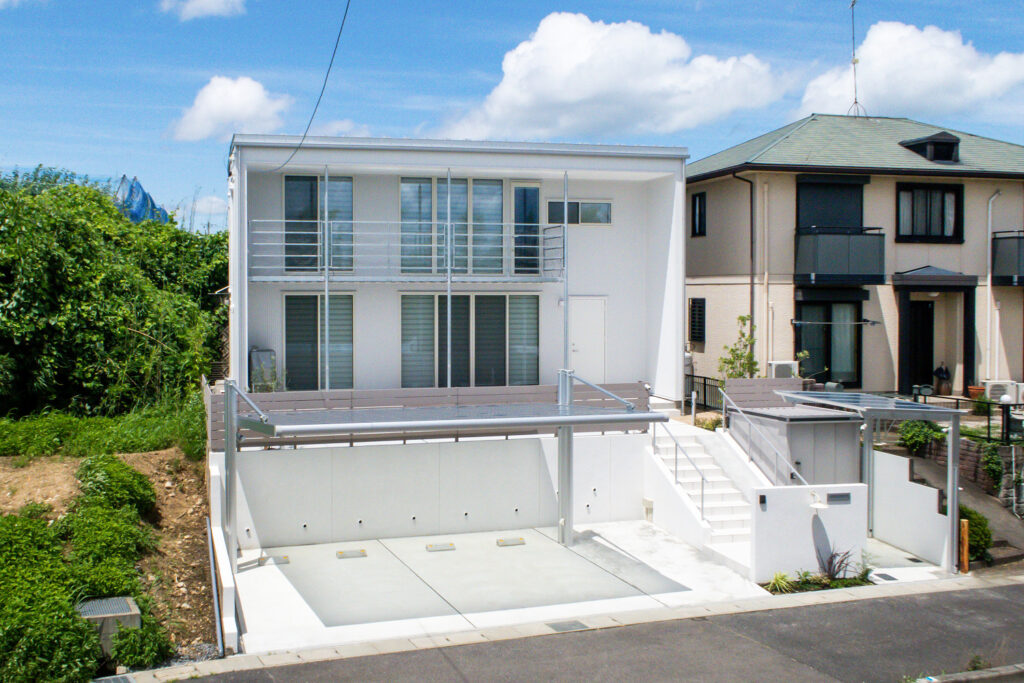 日差しがよく似合う爽やかカラーの外構