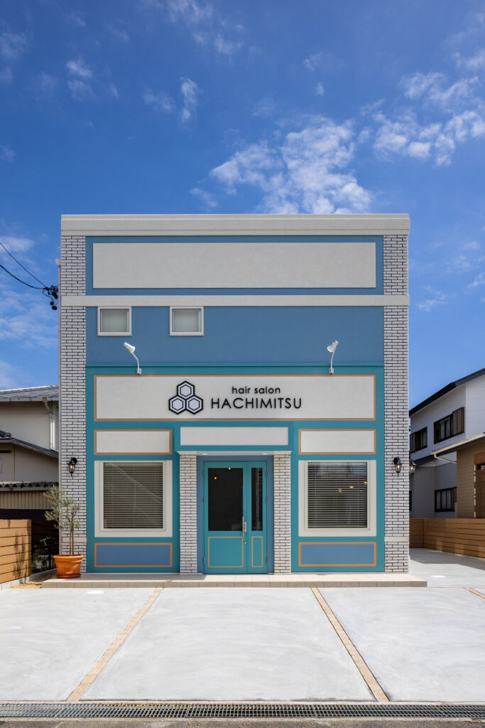 光に満ちた、北欧デザインの美容室「はちみつ美容室」様　ー三重県鈴鹿市ー